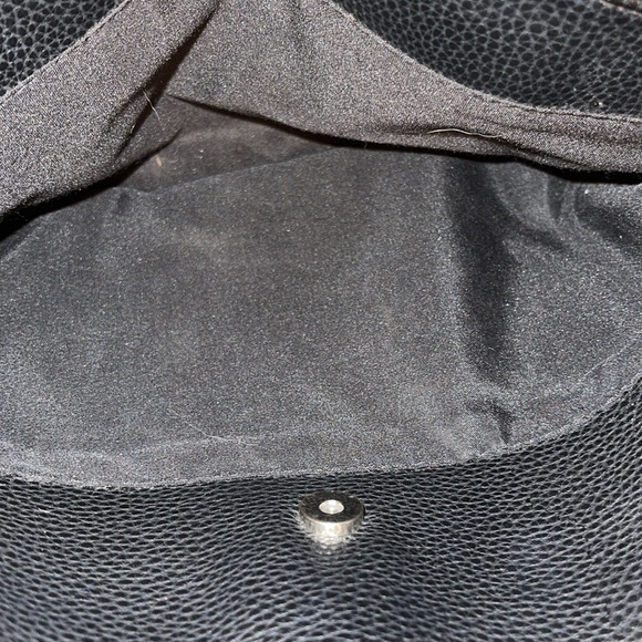 Liz Claiborne Black Purse. Center zip, very roomy. Never been used. - Picture 9 of 12